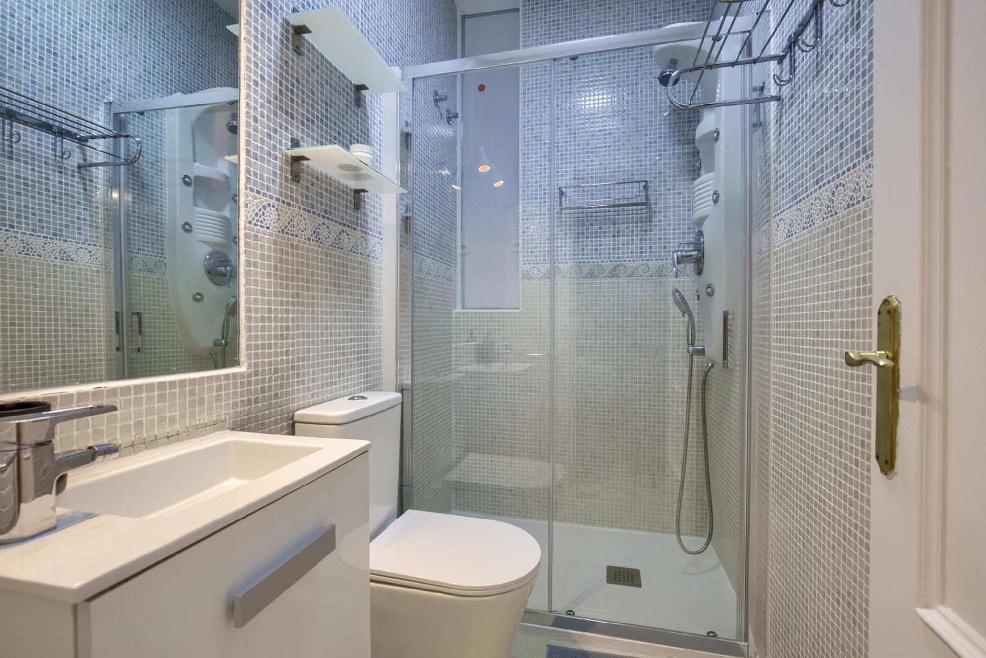 Great Apartment En Gran Via Madrid Exteriör bild